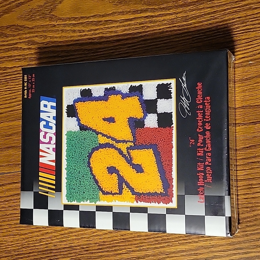 JEFF GORDON NASCAR LATCH HOOK KIT NEW IN BOX